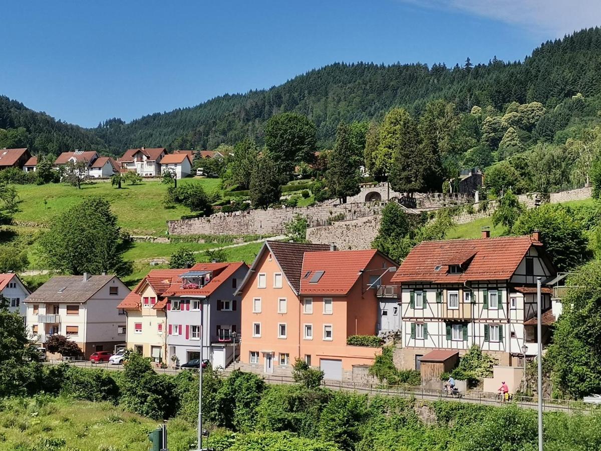 Hotel Gruener Baum - Hotel Im Murgtal, Schwarzwald Weisenbach Exteriér fotografie