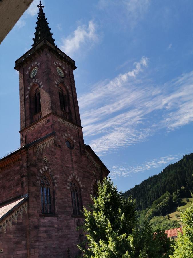 Hotel Gruener Baum - Hotel Im Murgtal, Schwarzwald Weisenbach Exteriér fotografie