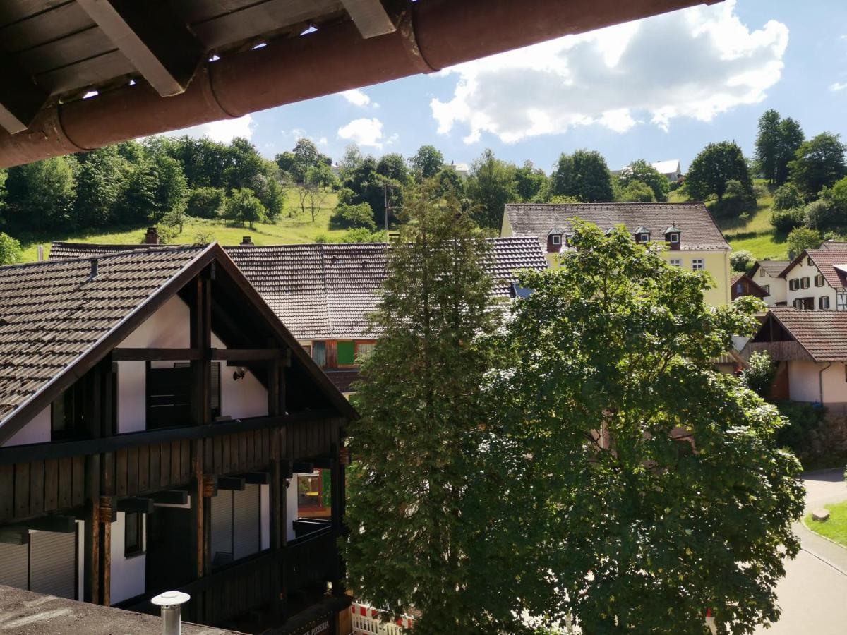 Hotel Gruener Baum - Hotel Im Murgtal, Schwarzwald Weisenbach Exteriér fotografie